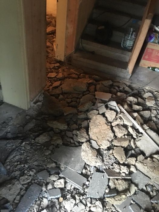 Почистване и извозване на ненужни вещи и строителни отпадъци от строи