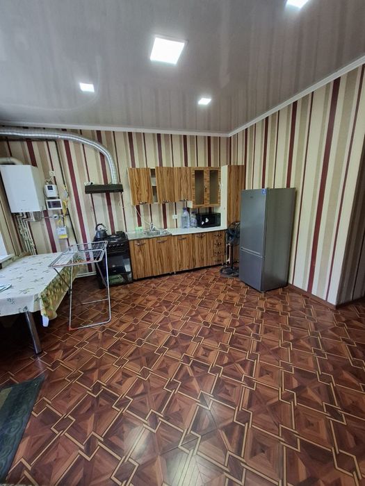 Просторная 2х комнатная (70м²) с мебелью и техникой в центре Чирчика