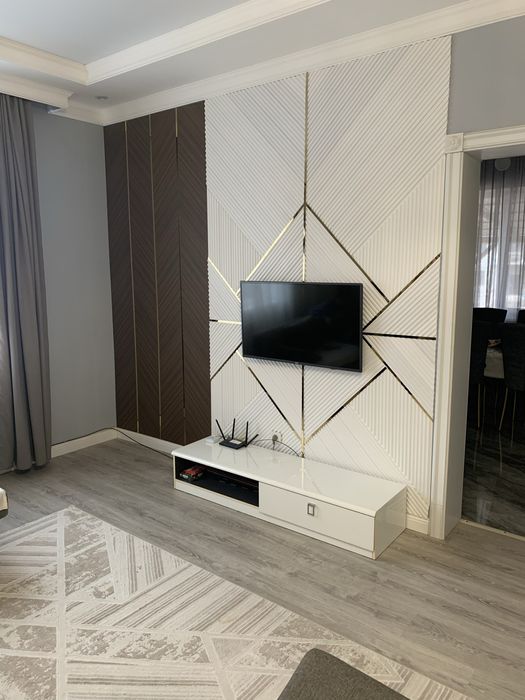 Установка ТВ зоны, прихожка, декоротивные стены