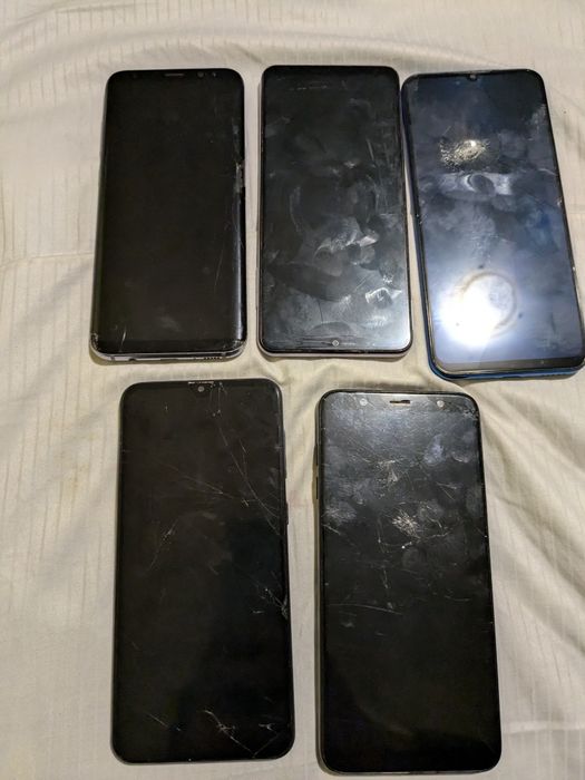 Telefoane Defecte Display Samsung - Citește bine anunțul.