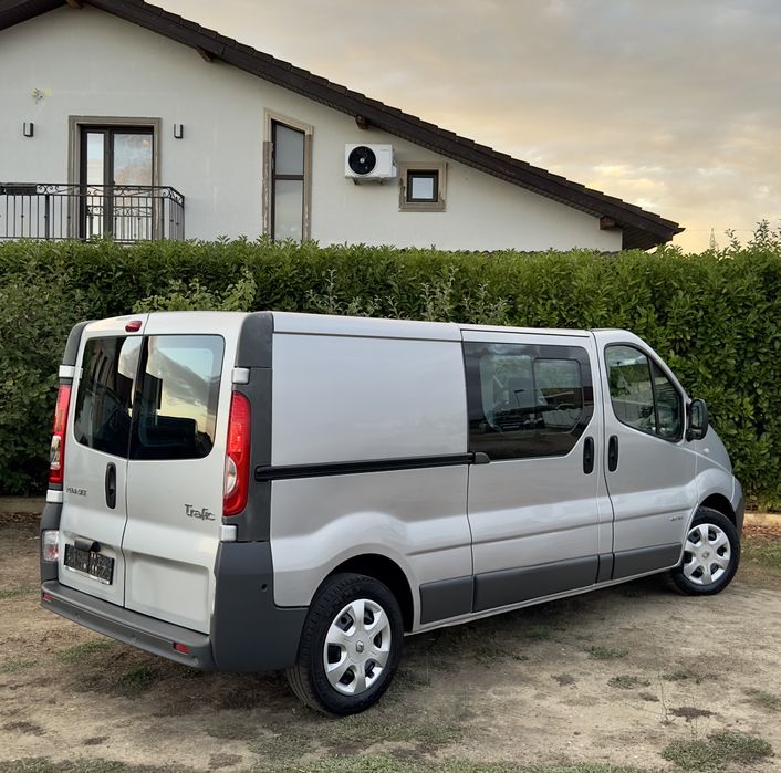 Renault Trafic Van Mixt Lung