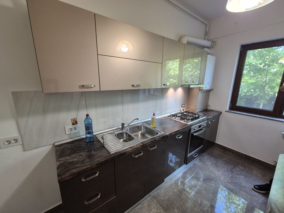 Mobila bucatarie utilată electrocasnice