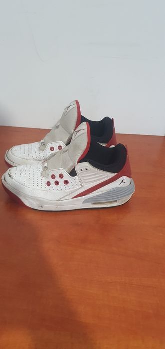 Jordan max aura 5