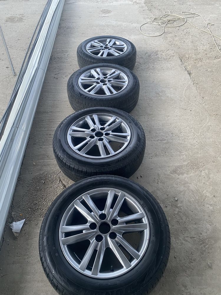 Продается диски на камри R16
