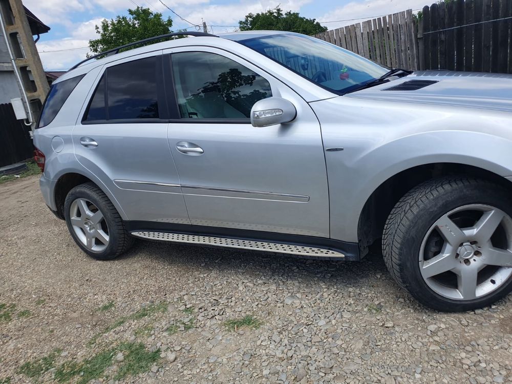 Mercedes ML 320 pe perne stare perfecta