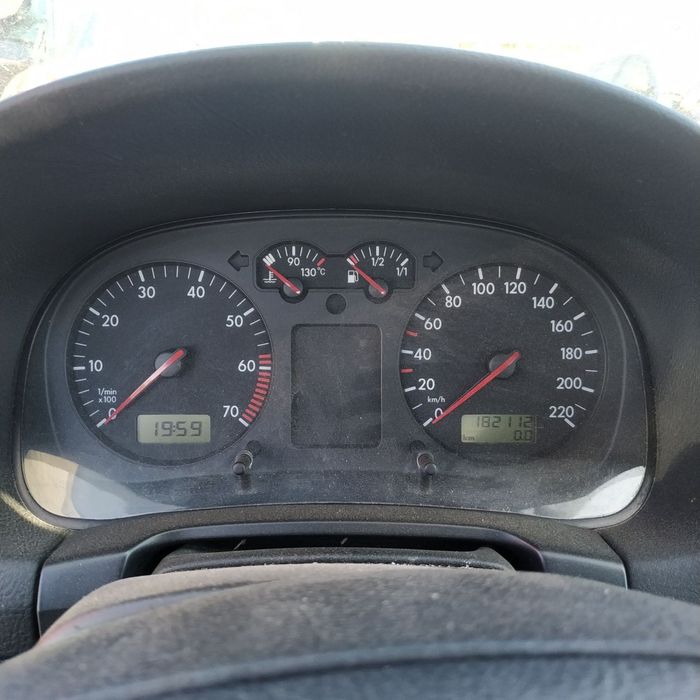 Dezmembrari  VW GOLF 4  1997  > 2006 1.4 16V Benzina