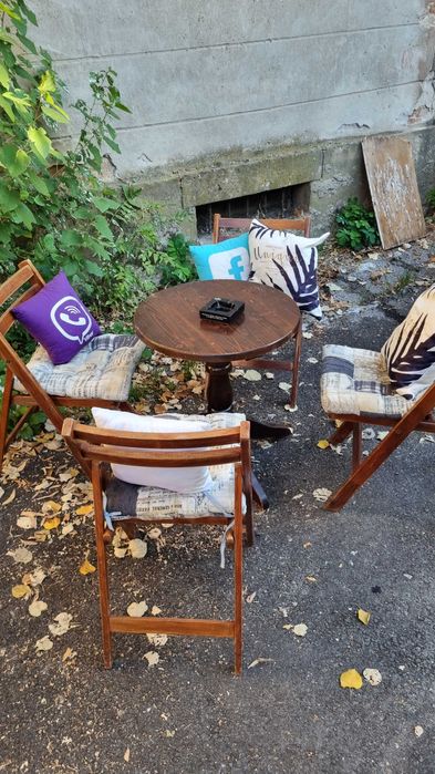 Маси и столове за дома и градината