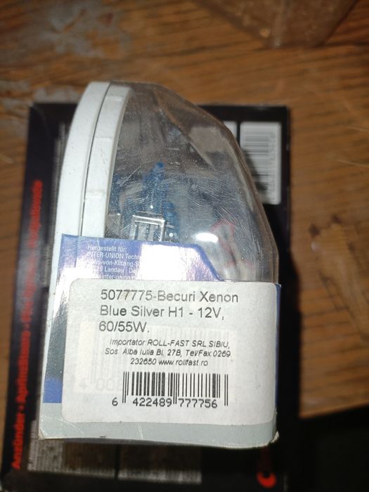 Vind set becuri halogen H1 și ornament capotă Skoda superb 2