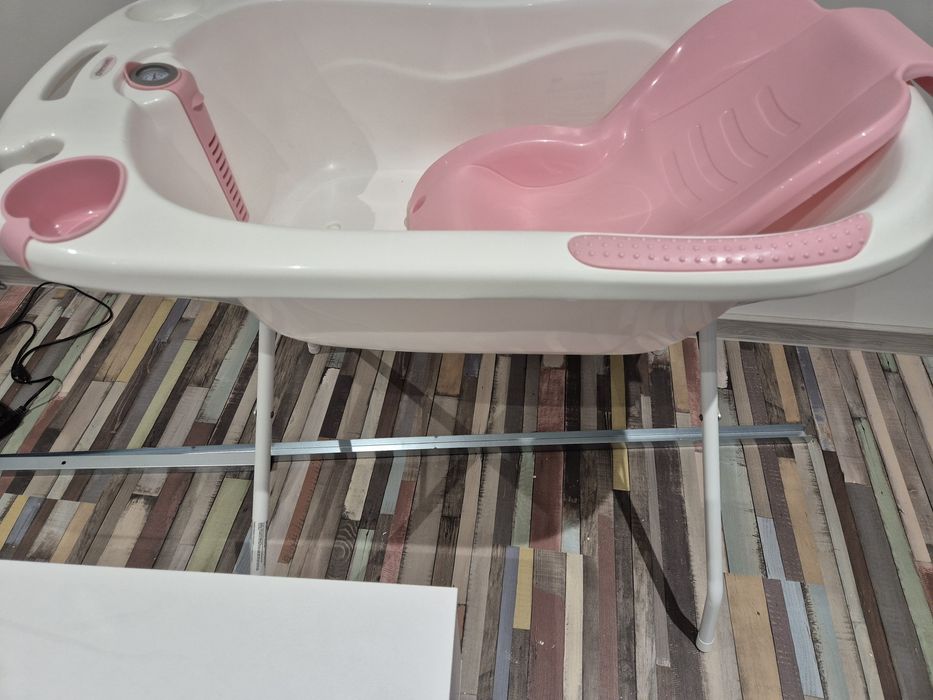 Продавам бебешко корито