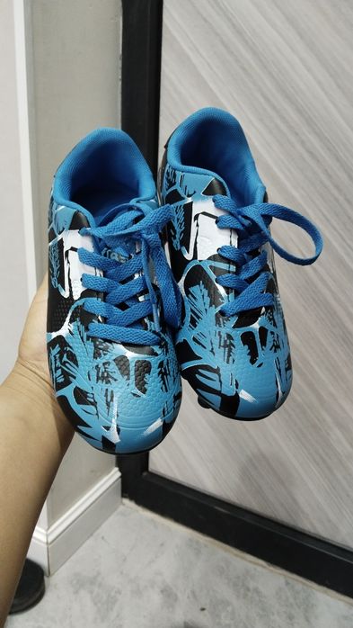 Продам футбольные сороконожки НОВЫЕ