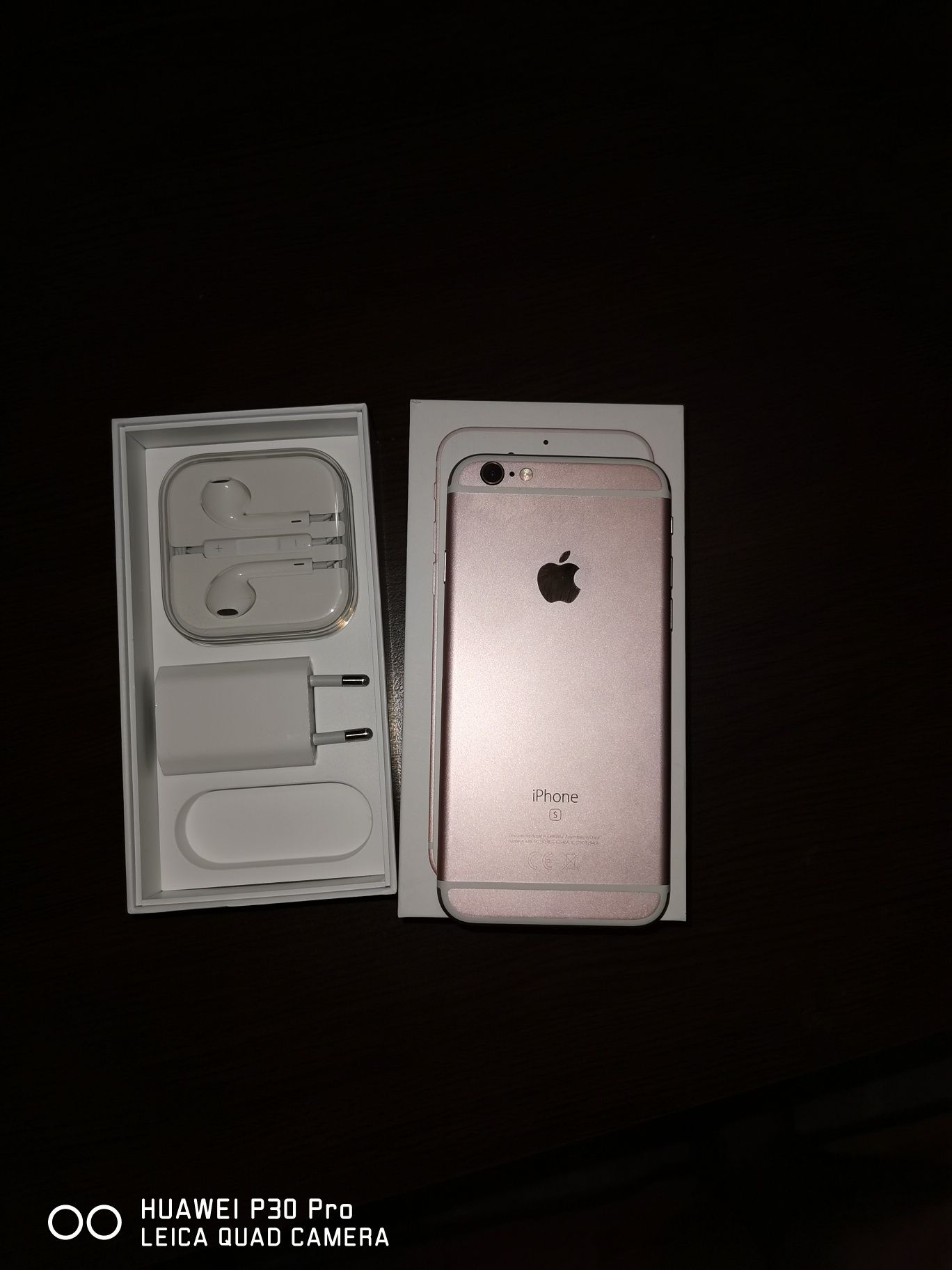 Iphone 6s 32г телефона е перфектен