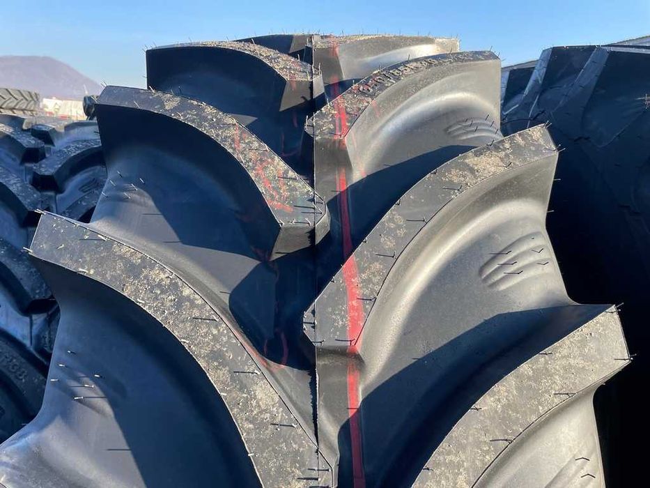 Anvelope noi Radiale marca OZKA de tractor John Deere spate 650/85R38