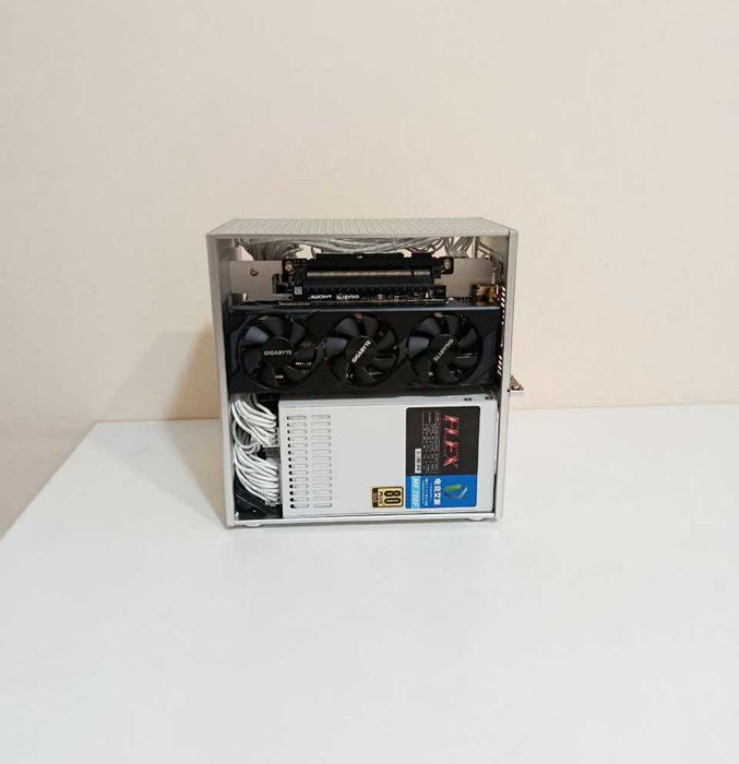 Mini-ITX Компьютер/Core i5-14600/DDR5 RAM 5600 MHz/Gigabyte RTX 5060