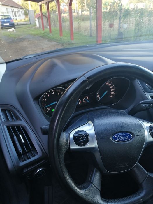 Vând ford focus 3 1.6