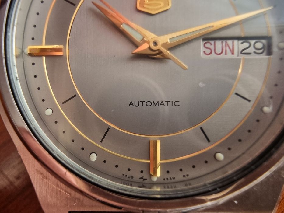 Seiko 5 automatic.Made in Japan.