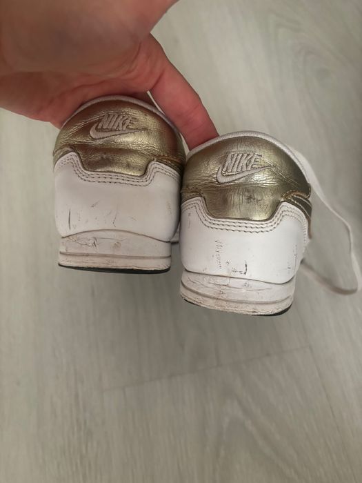 Маратонки   Nike