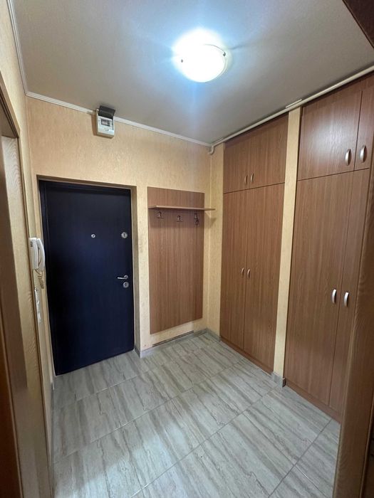 Închiriez Garsoniera