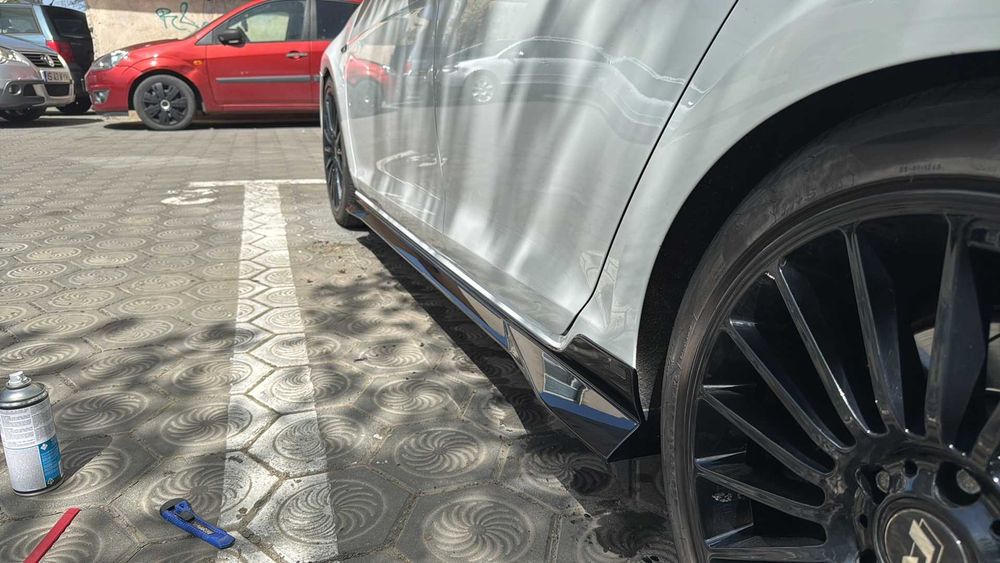 Praguri Zaero design golf 7R si praguri oem golf 7R