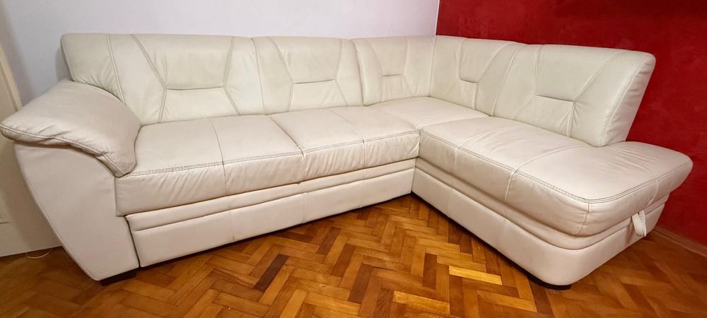 Vând colțar piele naturală, albă.