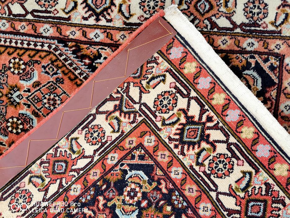 Ръчно Тъкан Оригинален Персийски Вълнен Килим