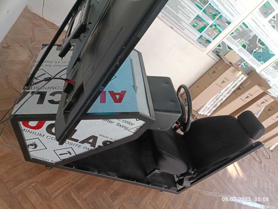 Продается учебный  Автотренажёр Педали, руль настоящее