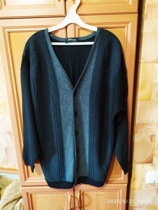 Свитера мужские фирменные.