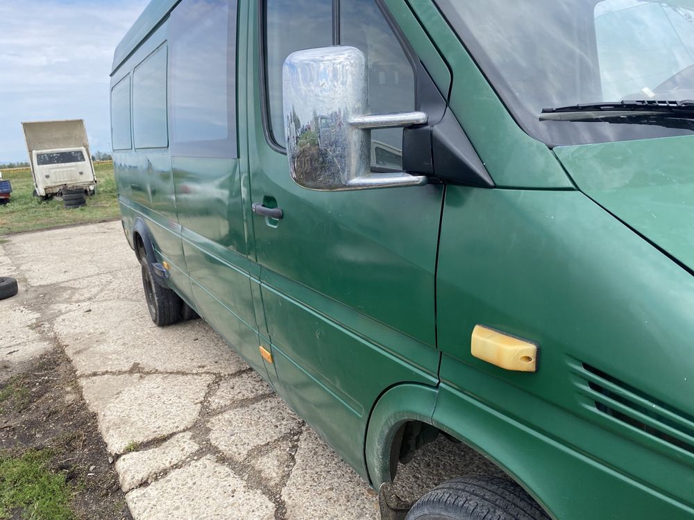 Dezmembrez mercedes 416 2.7 cdi sprinter duba