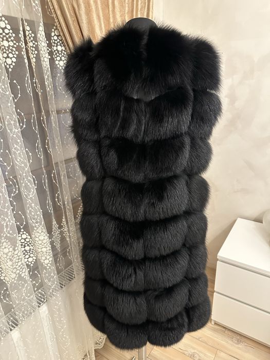 Vesta blana naturala si piele lungă superba