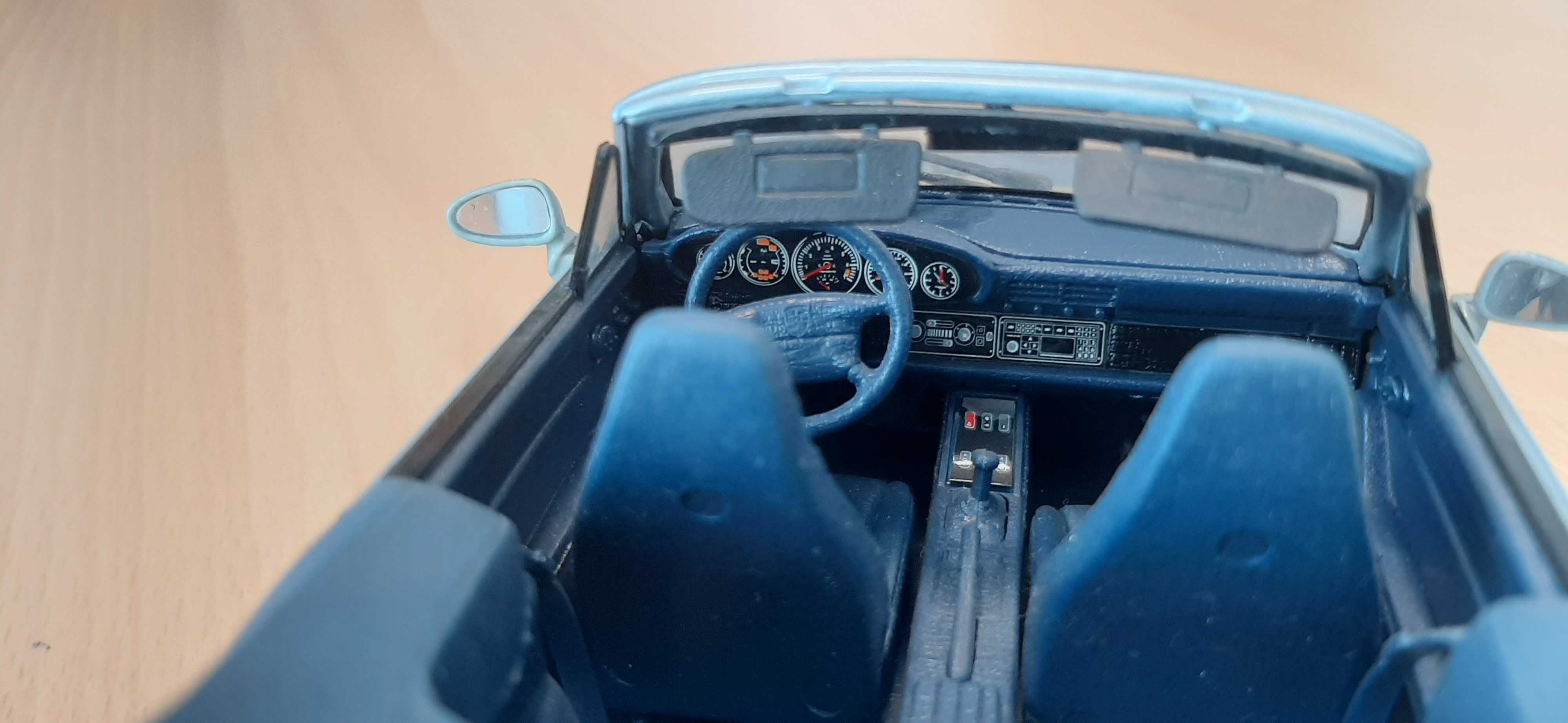Maisto 1:18 Porsche Carrera Cabriolet