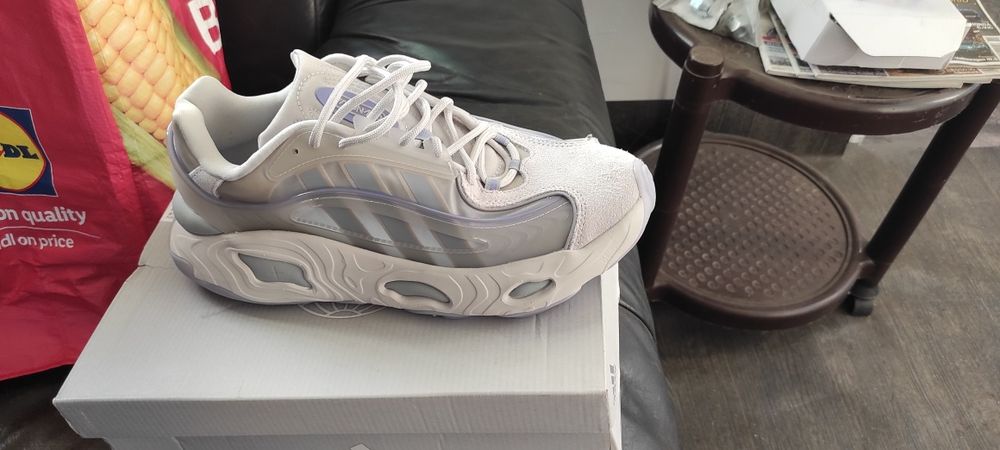 Adidași noi originali