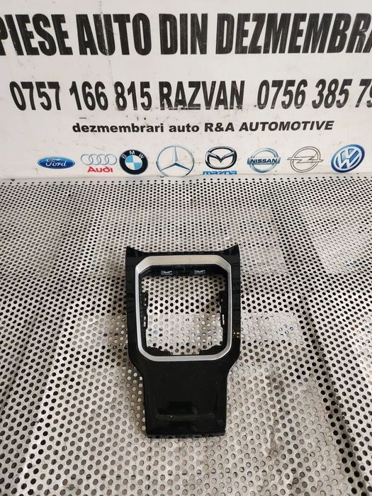 Ornament Trim Consola Centrala Cotiera Vw T-Roc Piano Black Lucios Dezmembrez Vw T-Roc - Dezmembrar