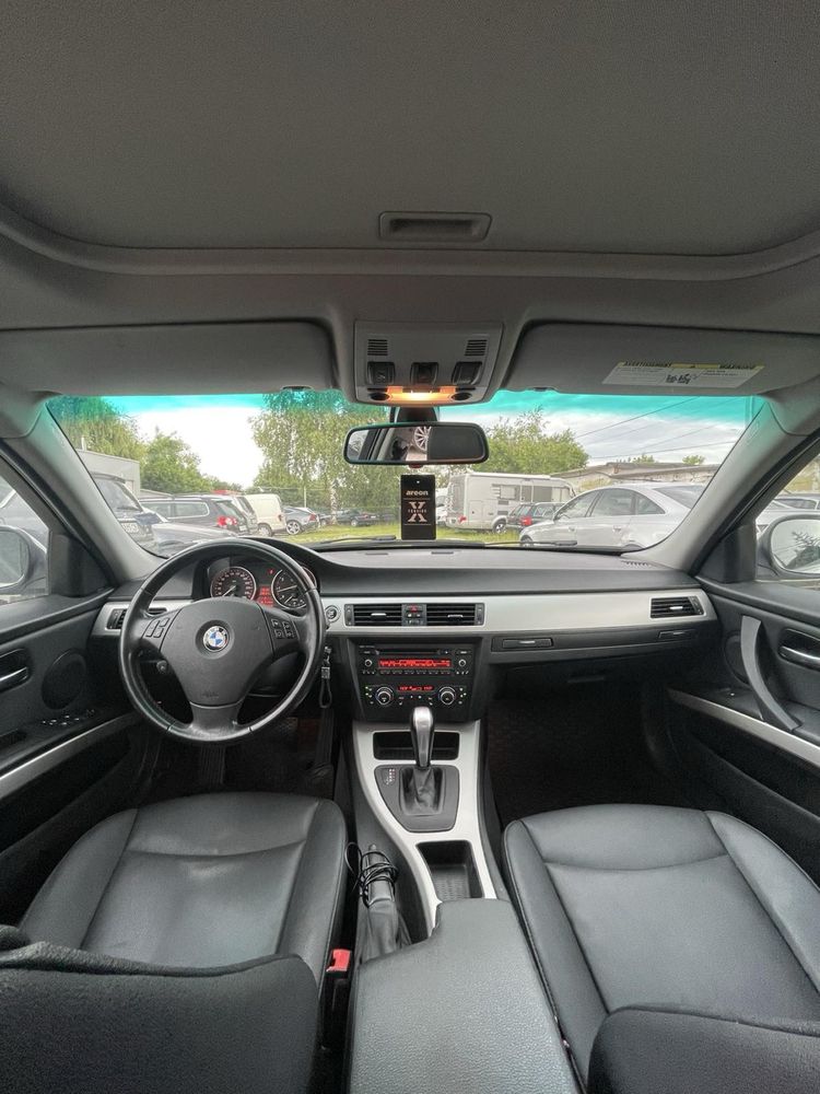 BMW 323 i 2011 е90 седан