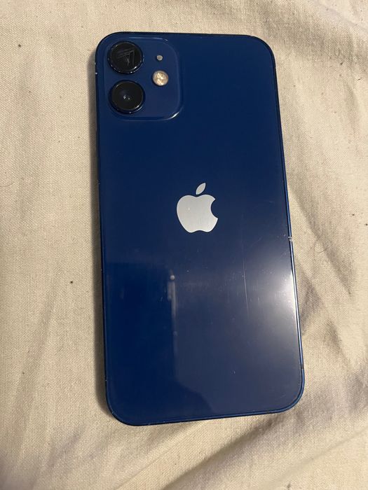 Айфон 12 Мини -64 гб Един собственик работи отличнп