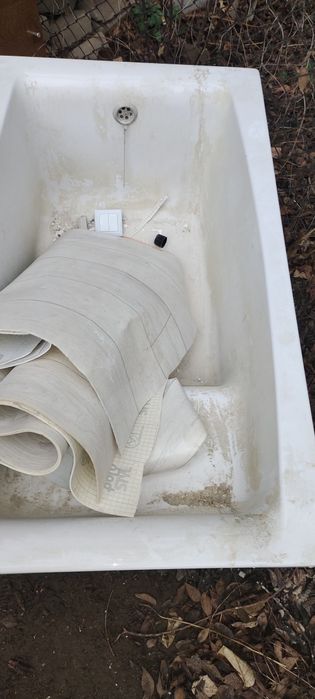 Продам 2 ванны одна как новая