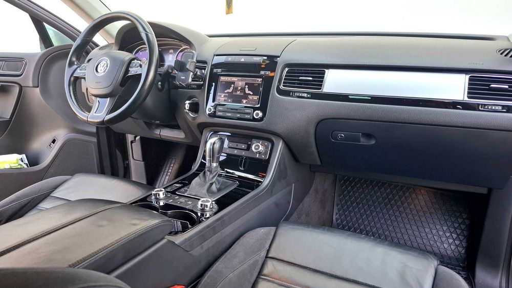 Touareg 3.0 V6 TDI Perne/webasto/camere 360. Proprietar.