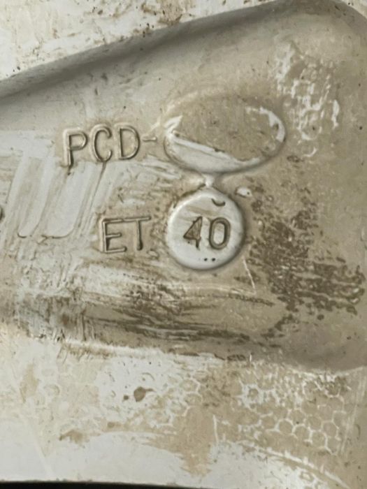 Продам диски и зимнюю резину