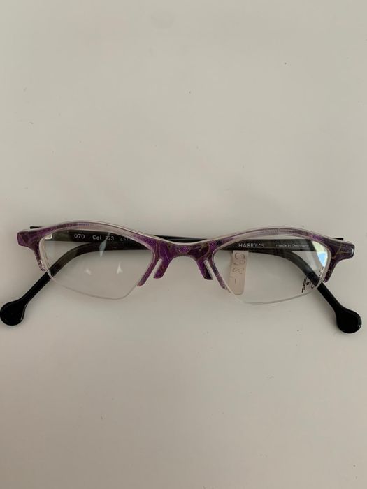 Vand rame ochelari moderne , frumoase si noi.