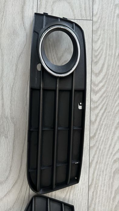 Grile proiectoare audi a4 b8