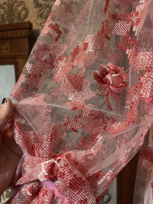 Платья вечерние гипюр