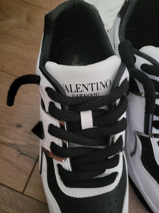 Adidași Valentino
