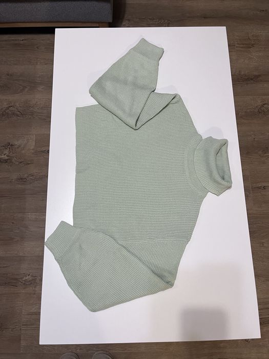 Боди черно и блузи с дълъг ръкав