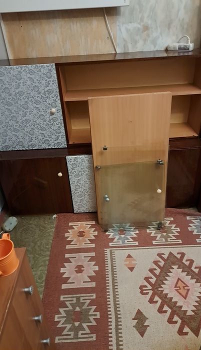 Продавам запазена  секция