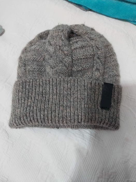 Продам шапку тёплую 100% шерсть. Новая.