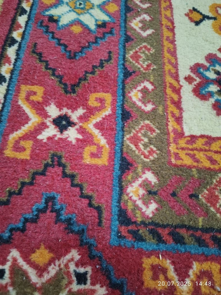 Продаю б/у ковер