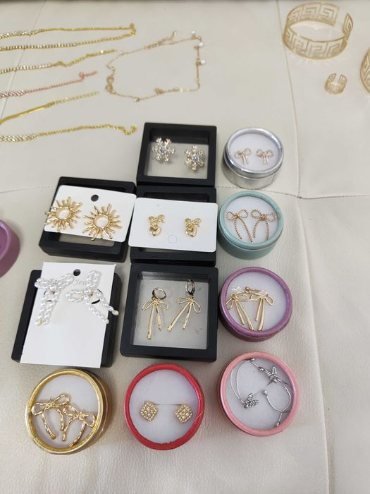 Cercei inimă model Gold din oțel inoxidabil, eleganți și rezistenți