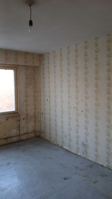 Продавам тристаен в Здравец изток