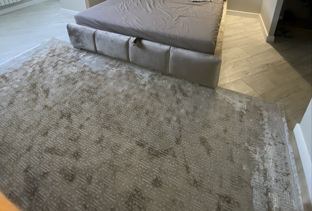 Продам ковер 2*3 м. Состояние отличное. Цена 7000 тг