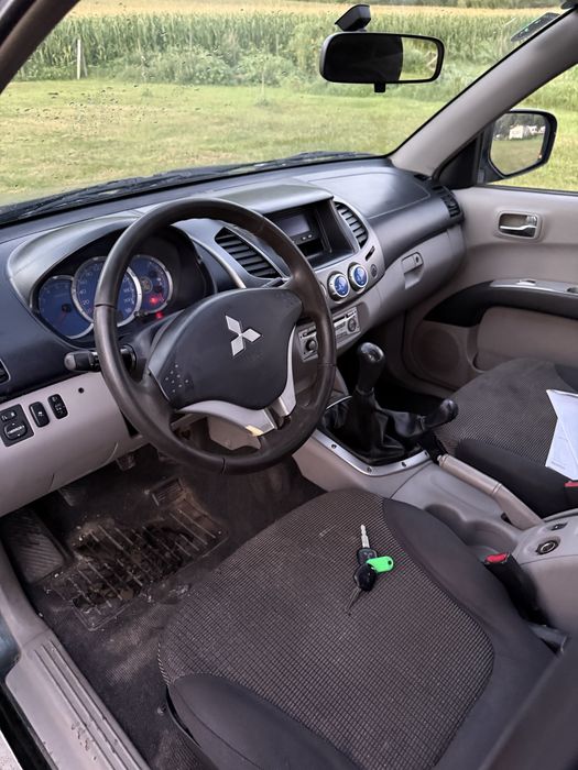 Mitsubishi L200 2.5did autoutilitar recent adus ruleaza impecabil