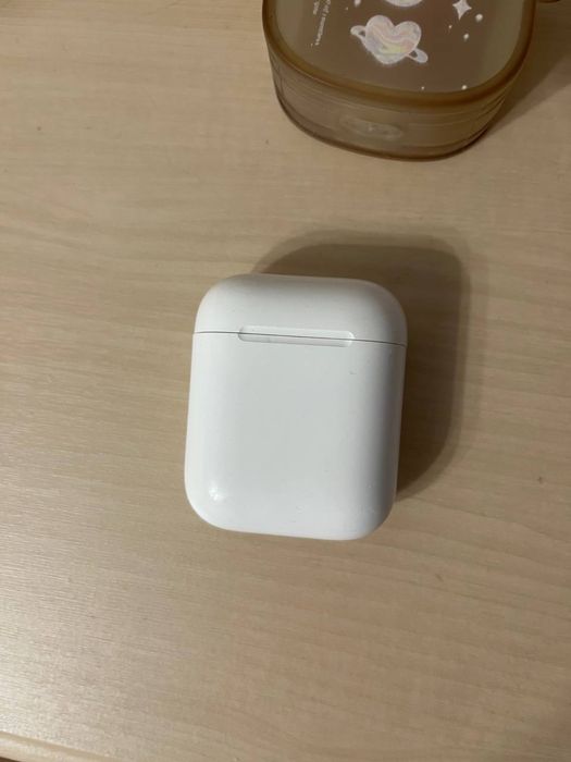 2 кейса, Airpods