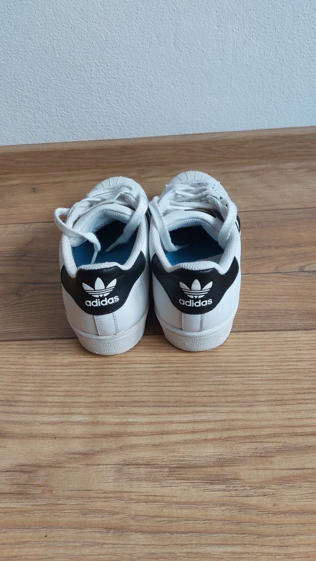 Adidas superstar de vânzare